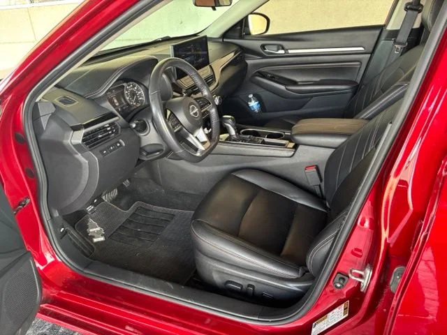 Used 2023 Red Nissan 2.5 SR image 8