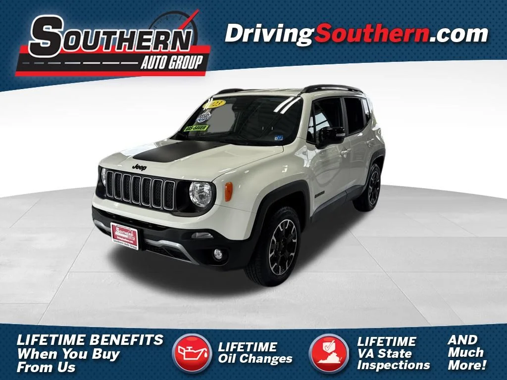 Used 2023 White Jeep Latitude image 1