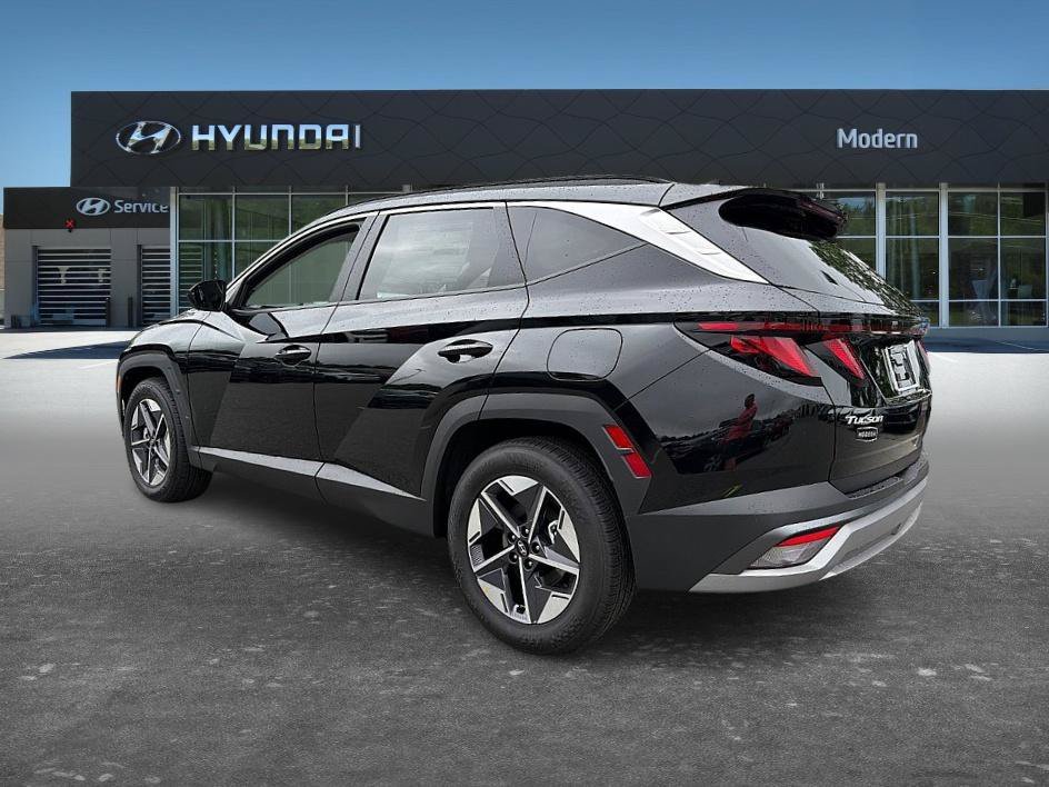 Used 2026 Phantom Black Hyundai SEL image 4