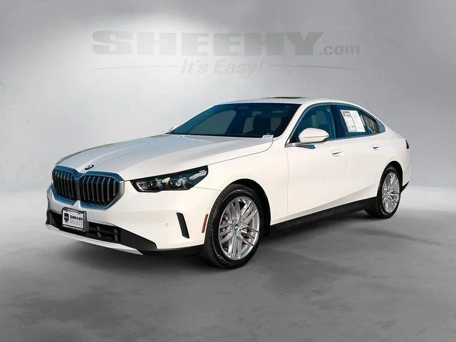 Used 2024 White BMW 530i xDrive image 17