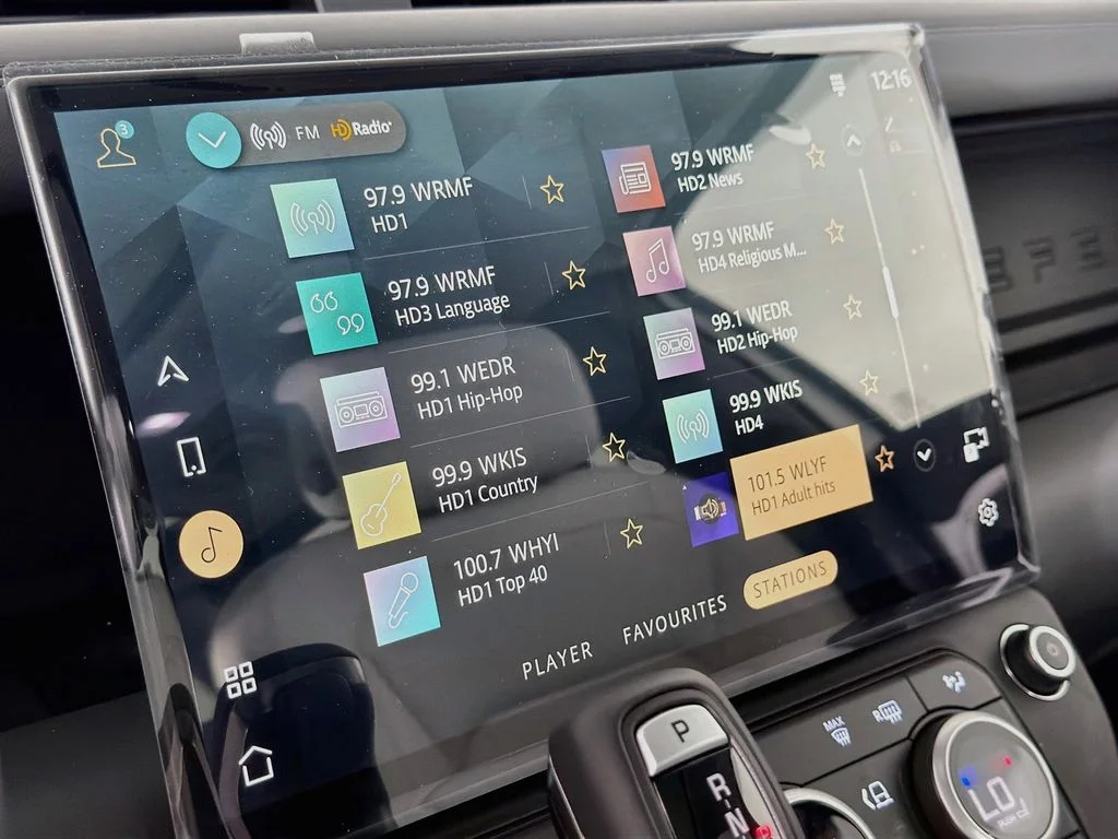 2026 Land Rover Defender X-Dynamic SE - Photo 15