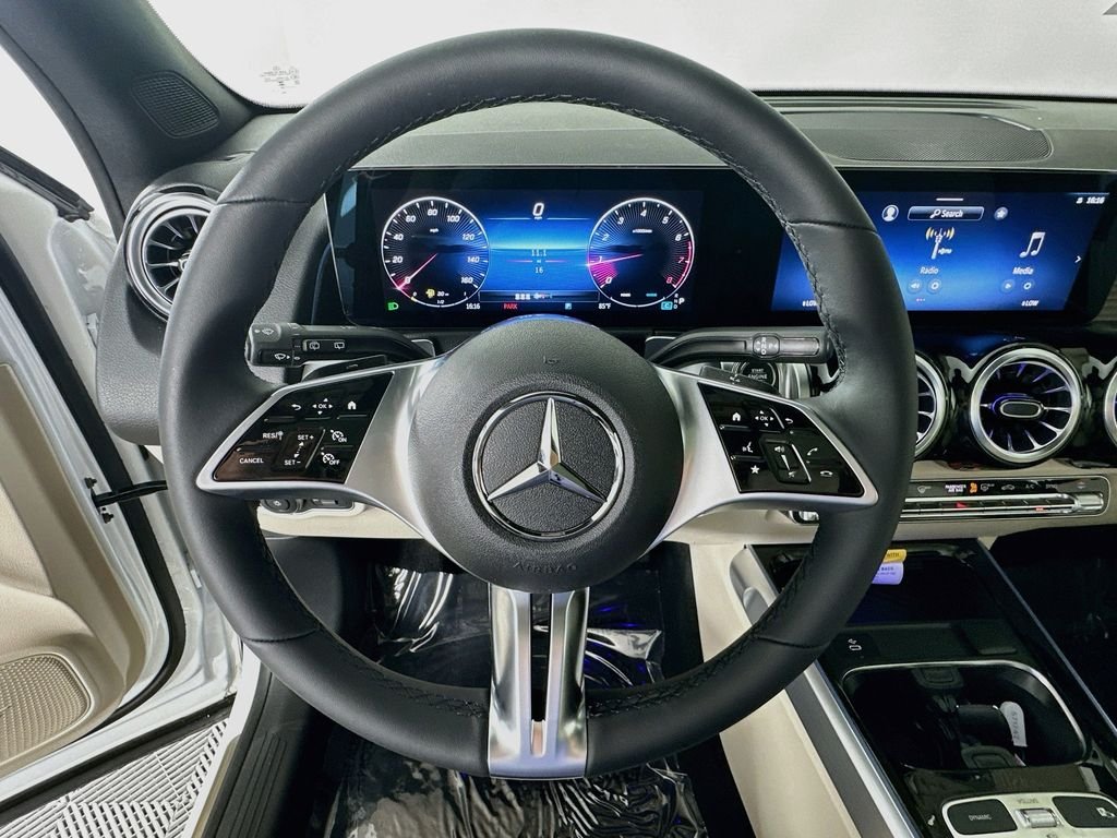 New 2026 Polar White Mercedes-Benz GLB 250 image 11