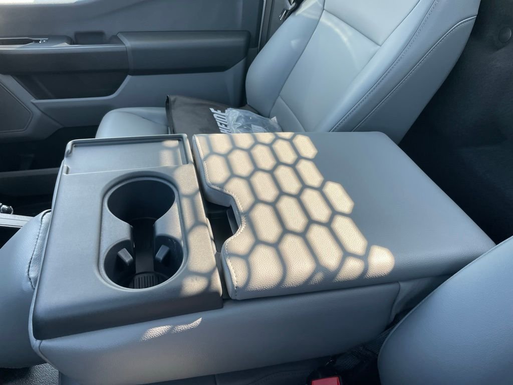 2025 Ford F-550 Super Duty Chassis Cab XL - Photo 19