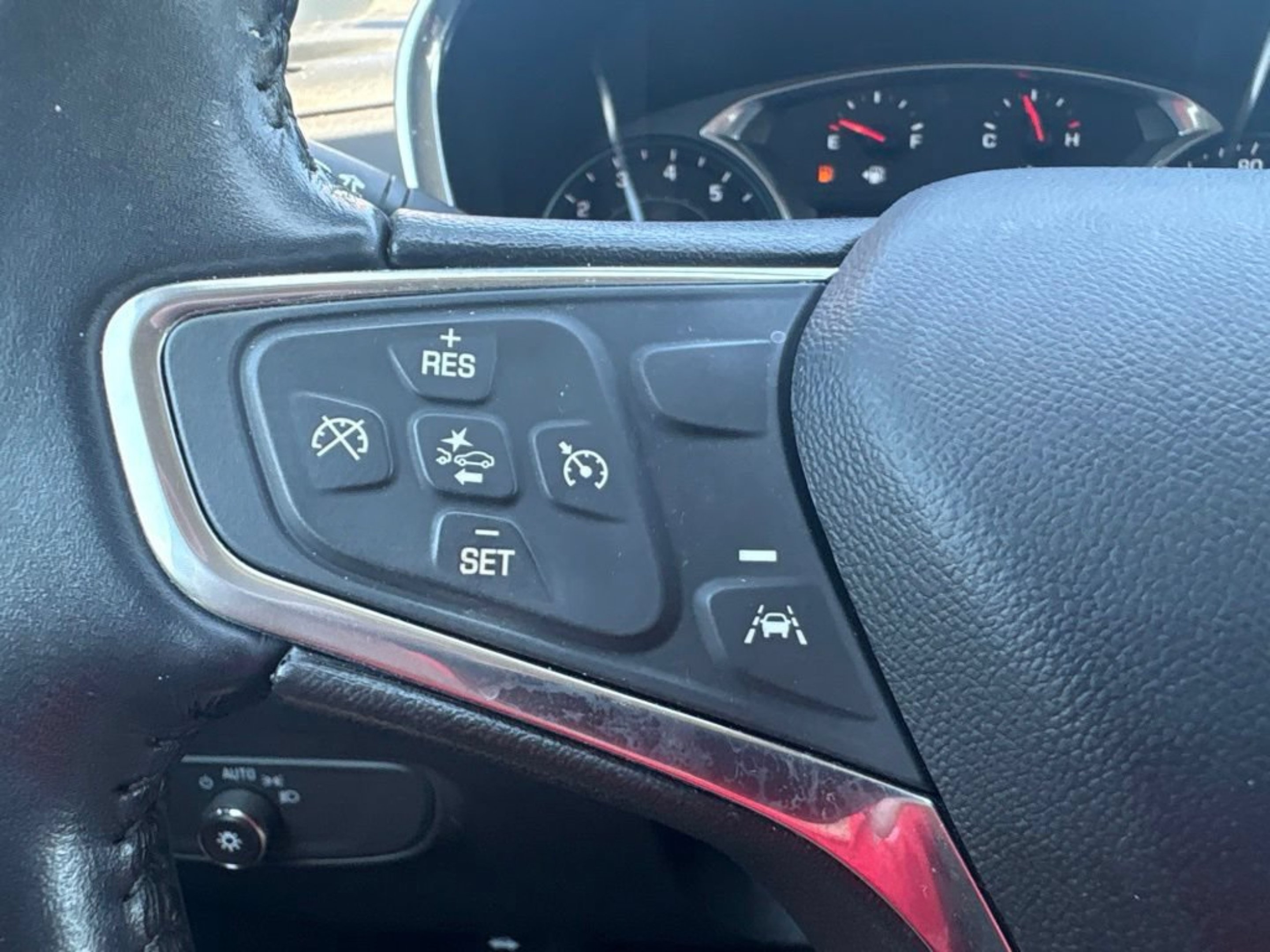 Used 2022 Summit White Chevrolet LT image 9