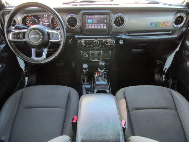 Used 2021 White Jeep Unlimited Sahara image 15