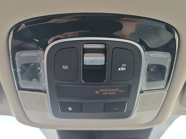 Used 2022 Gray Hyundai Limited image 29