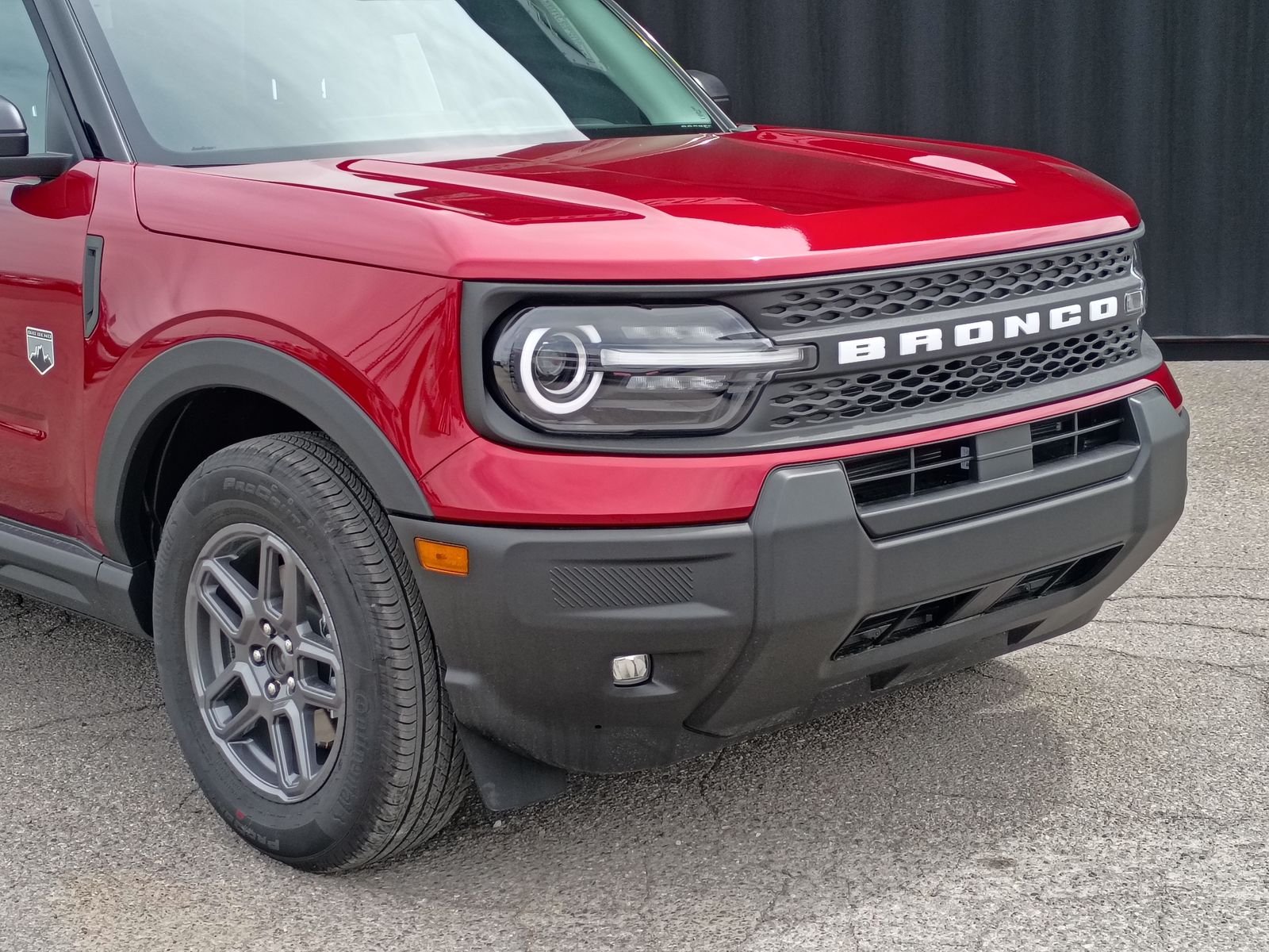 View vehicle photo 3