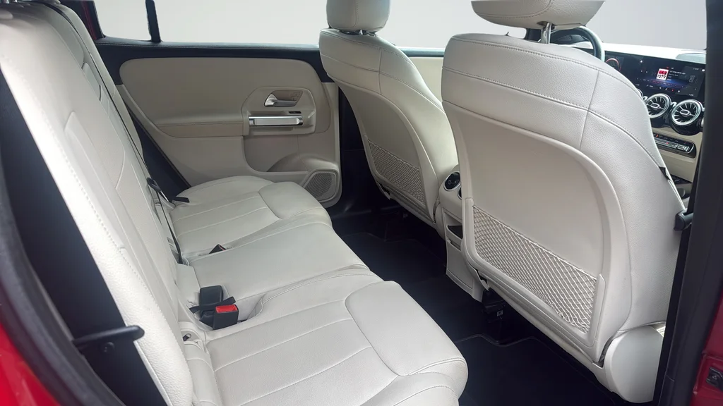 Used 2021 Red Mercedes-Benz GLB 250 image 20