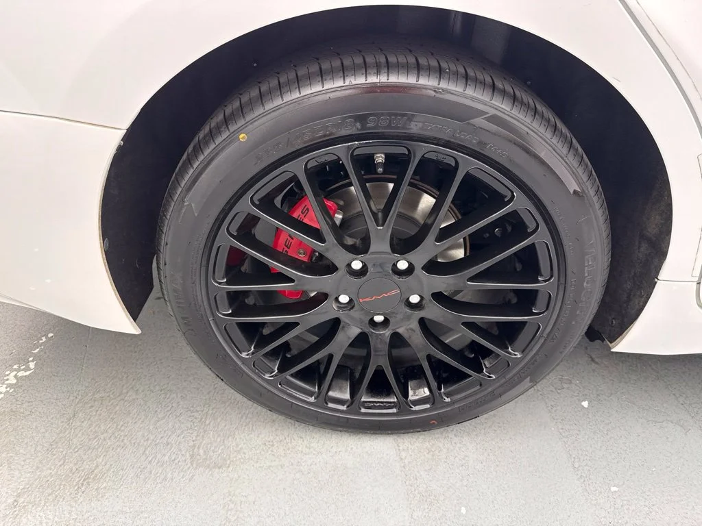 Used 2022 Off-white Toyota SE image 11
