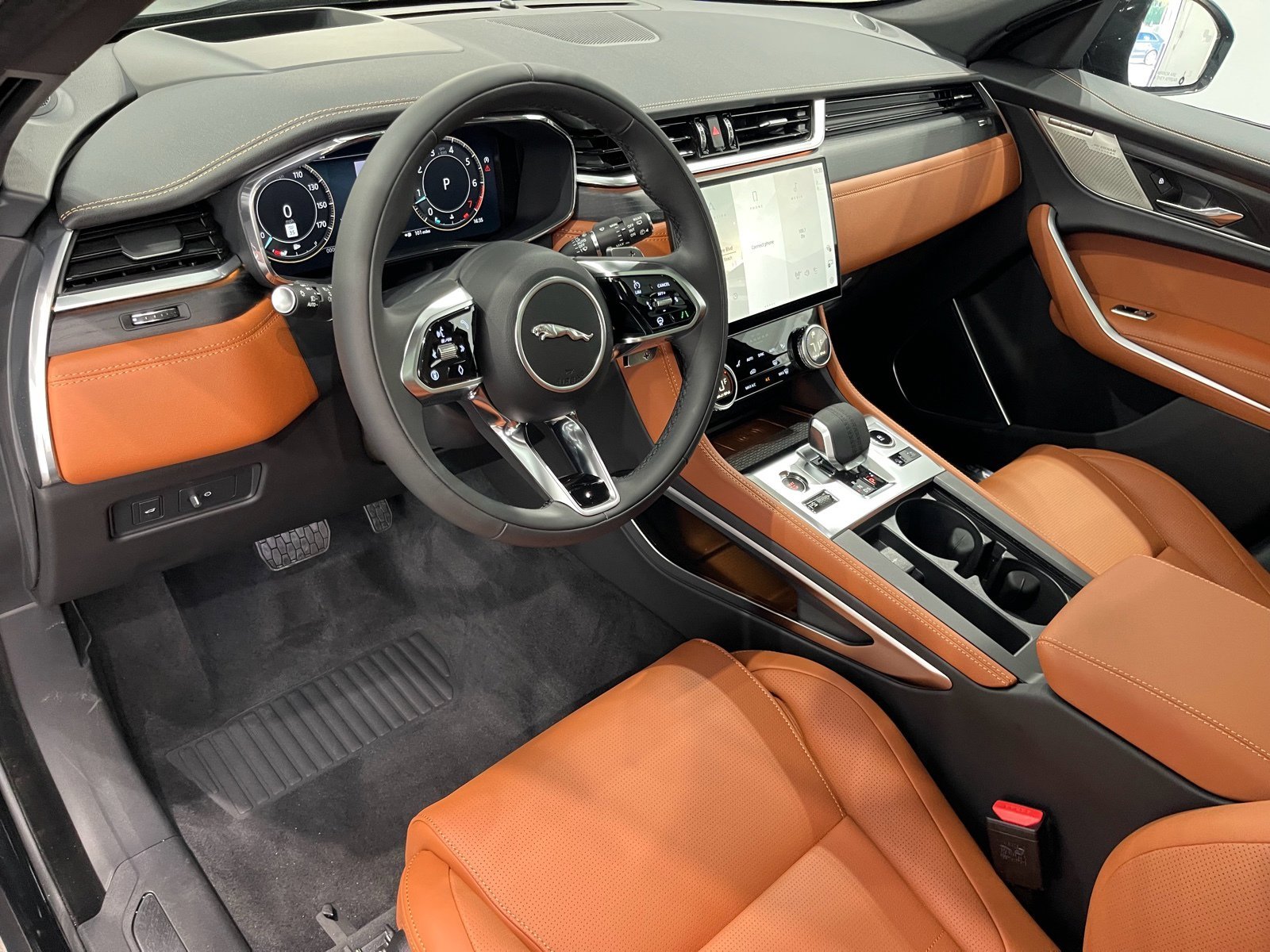 2026 Jaguar F-Pace R-Dynamic S - Photo 7