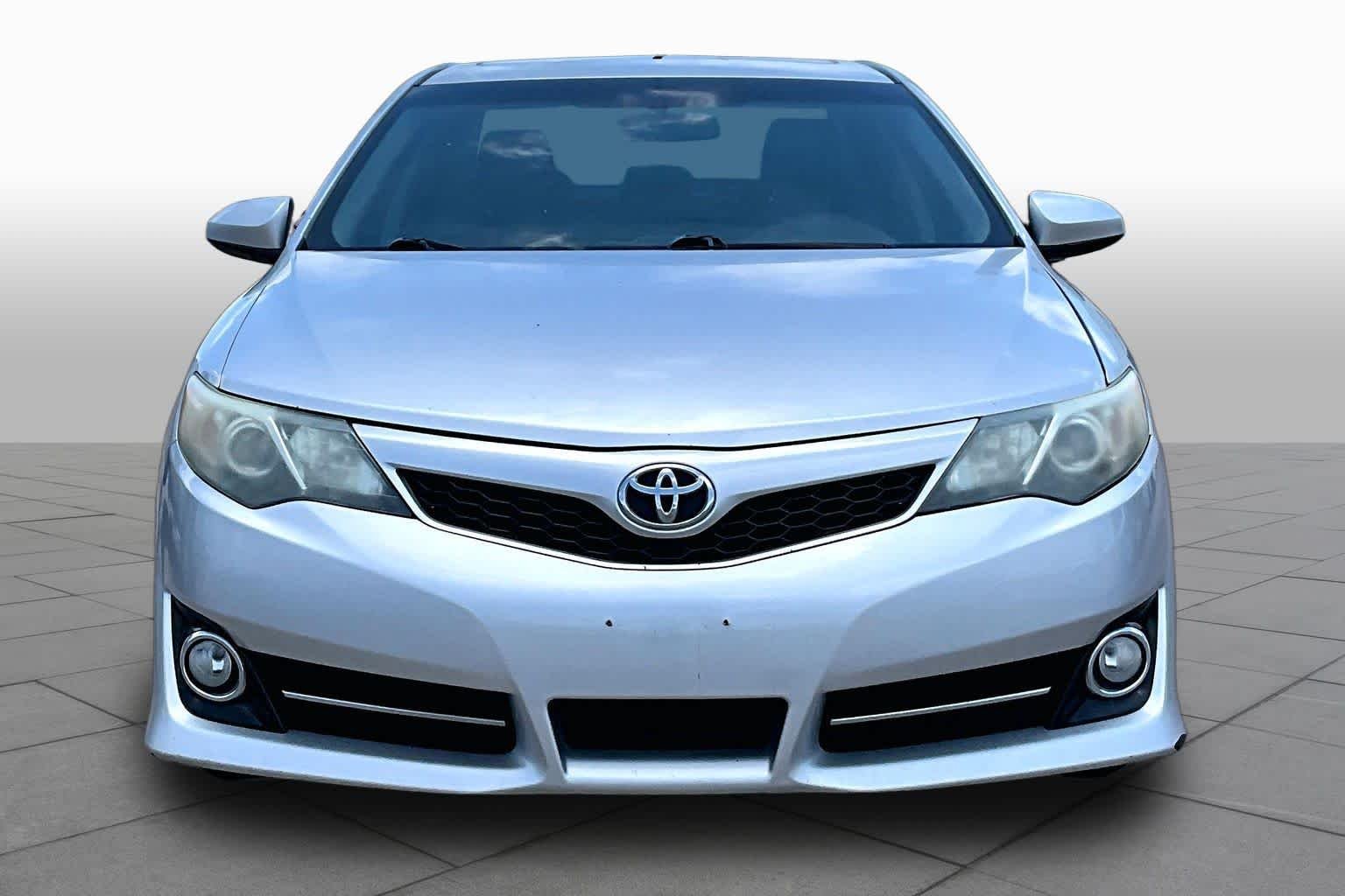 Used 2012 Classic Silver Metallic Toyota SE image 3