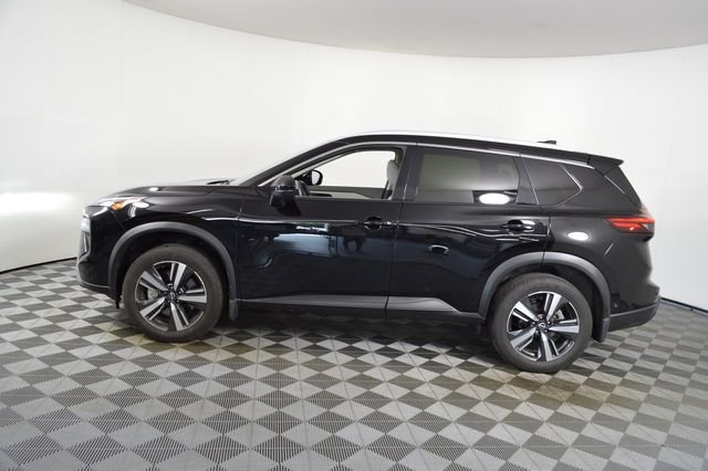 Used 2025 Black Nissan SL image 4