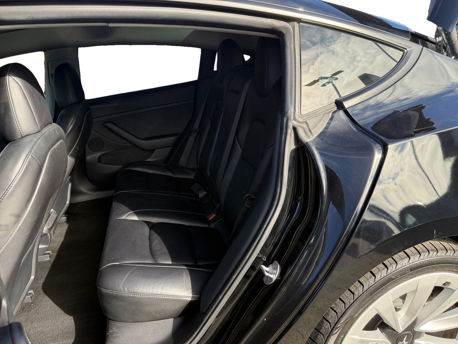 Used 2022 Solid Black Tesla Base image 16