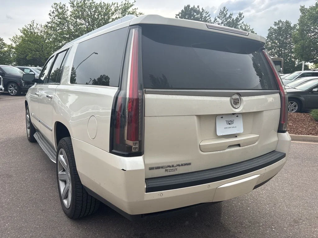 Used 2015 White Cadillac Luxury image 3