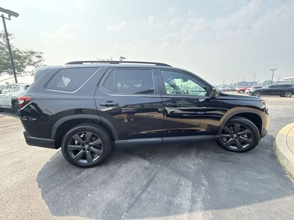 Used 2023 Black Honda Sport image 4