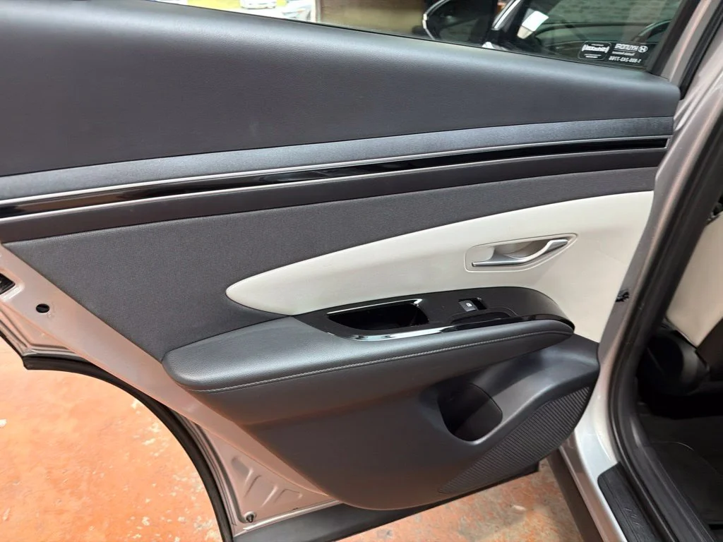 Used 2024 Shimmering Silver Hyundai SEL Convenience image 18
