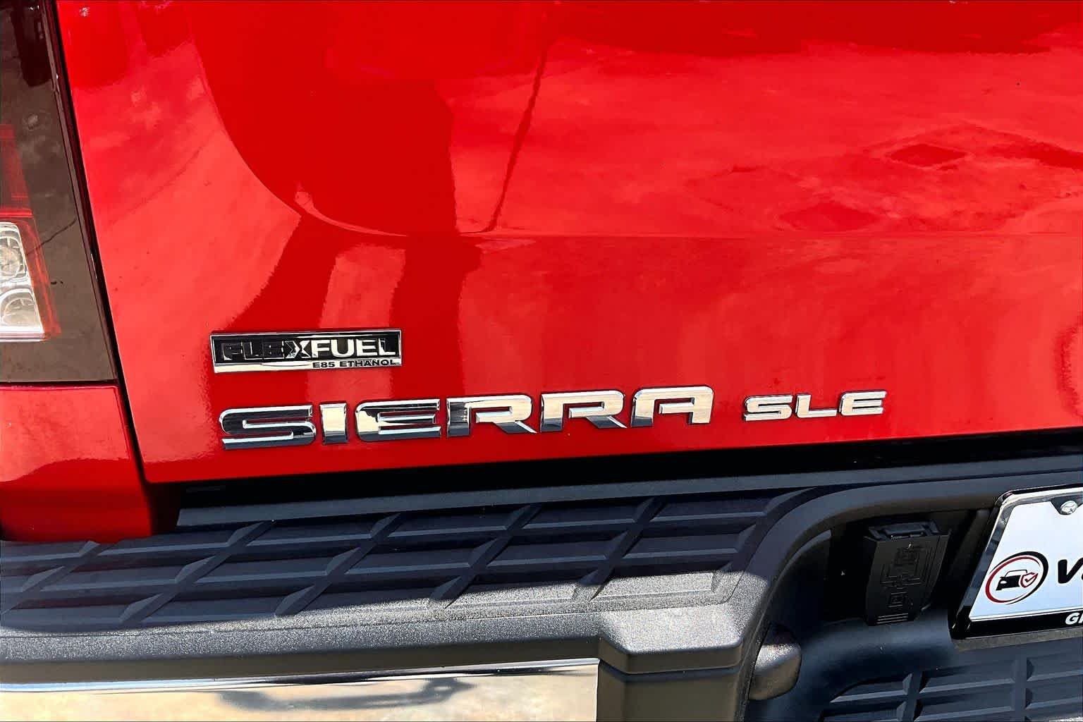 Used 2011 Fire Red GMC SLE image 9