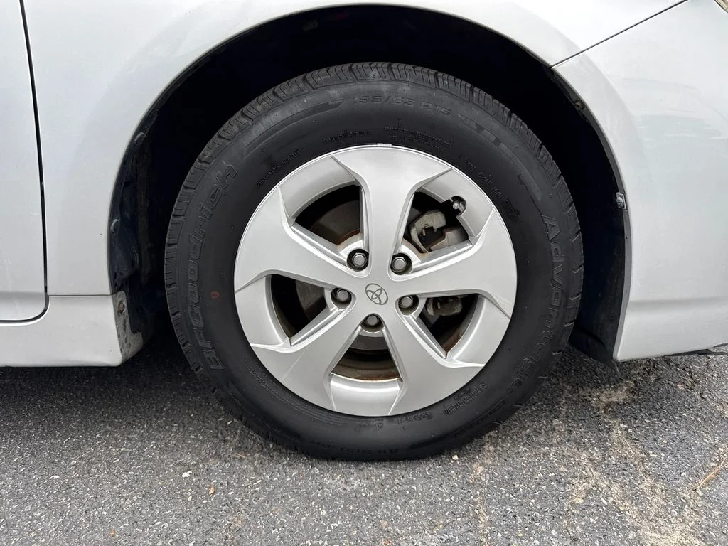 Used 2012 Classic Silver Metallic Toyota Two image 11