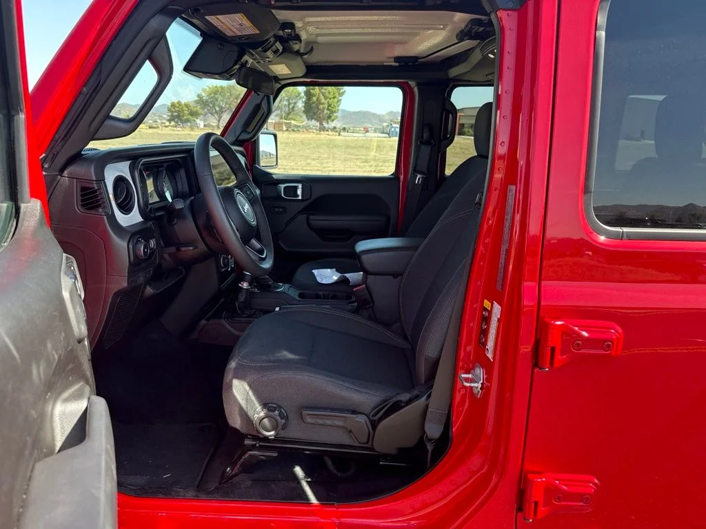 Used 2025 Red Jeep Sport S image 21