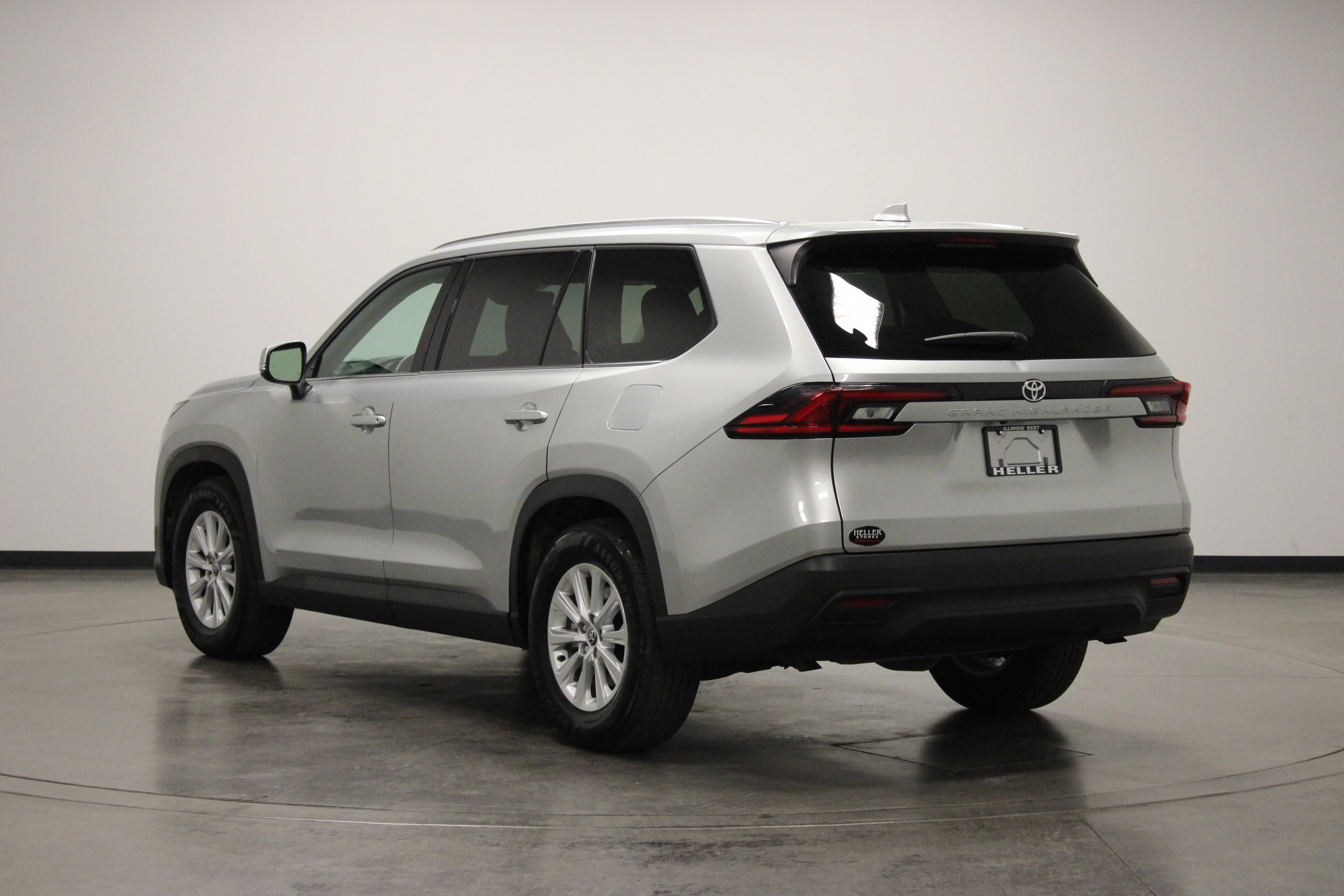 Used 2025 Celestial Silver Metallic Toyota XLE image 6