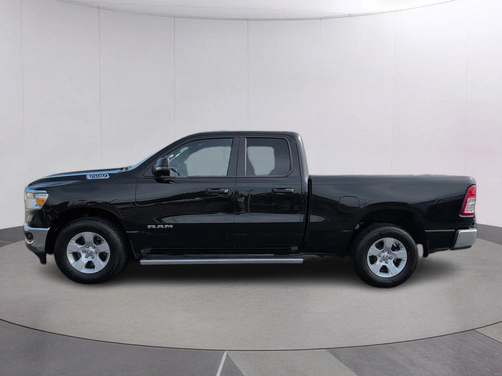 Used 2023 Diamond Black Crystal Pearlcoat Ram Big Horn image 2