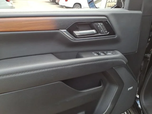 Used 2025 Onyx Black GMC Denali image 20