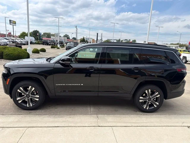 New 2027 Black Jeep Limited image 8