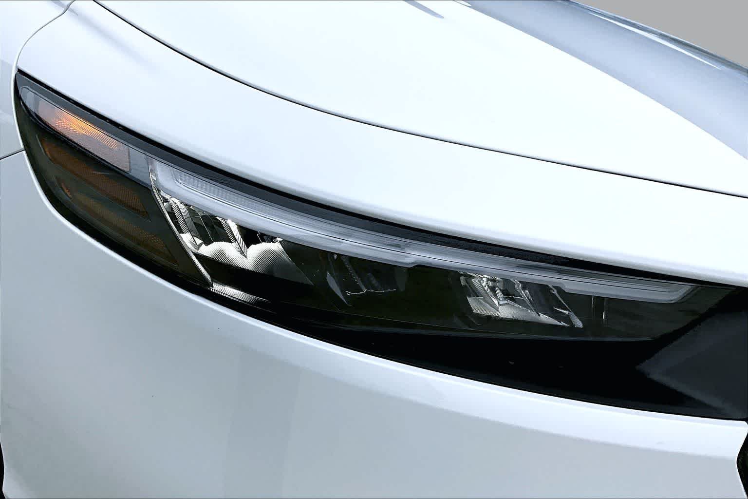 New 2026 Platinum White Pearl Honda LX image 13