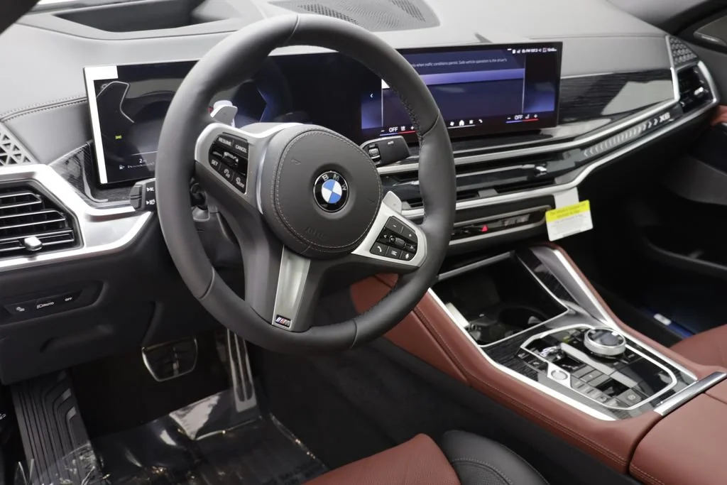 New 2027 MINERAL WHITE BMW xDrive40i image 7