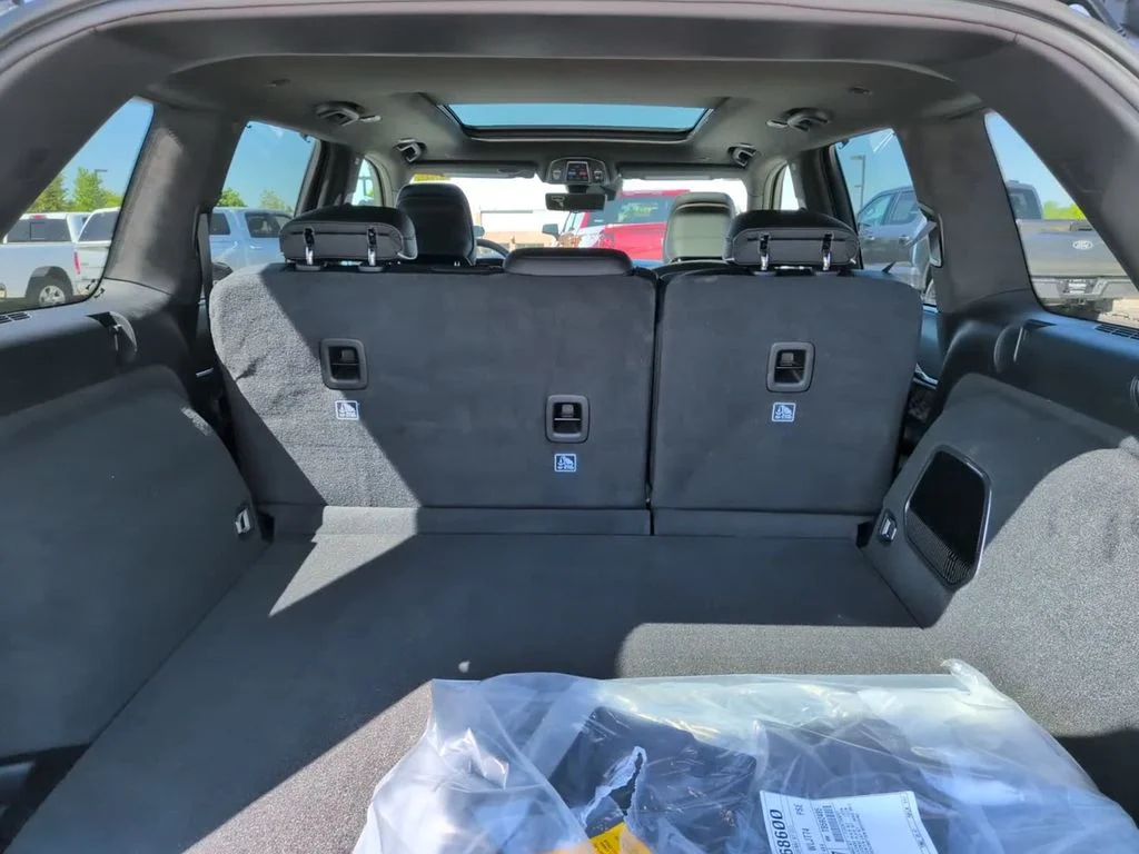 2026 Jeep Grand Cherokee Summit - Photo 11
