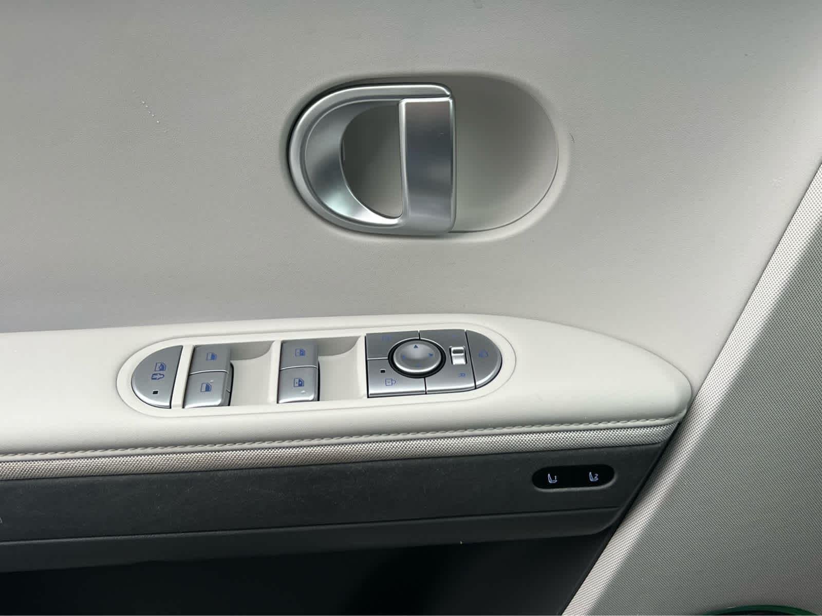 2023 Hyundai IONIQ 5 Limited - Photo 29