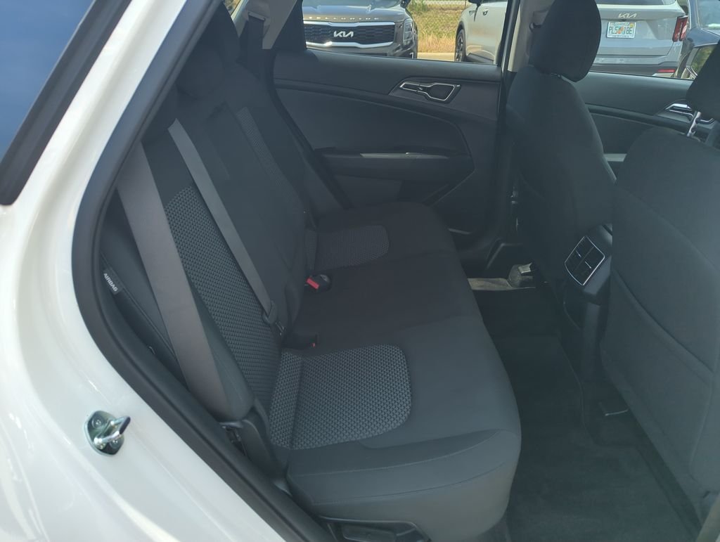 Used 2025 White Kia LX image 31