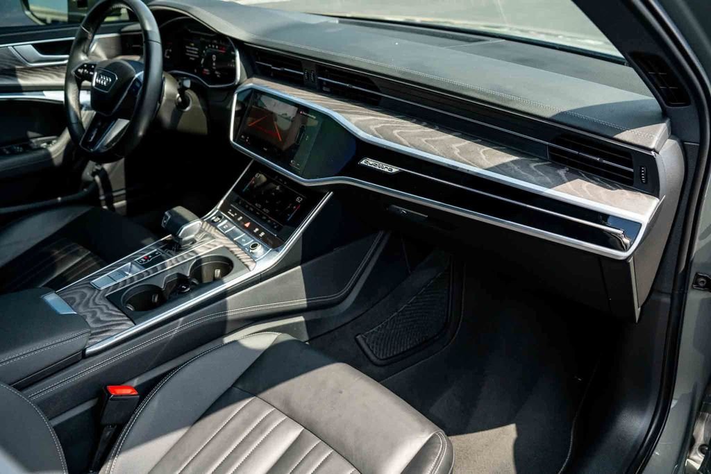 Used 2024  Audi 55 Premium Plus image 27