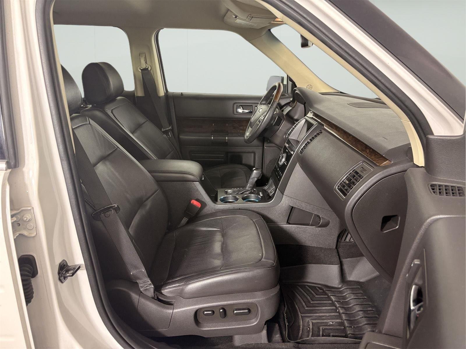 Used 2019 White Platinum Metallic Tri-Coat Ford Limited EcoBoost image 22