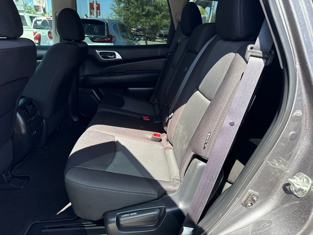 Used 2020 Gray Nissan S image 19