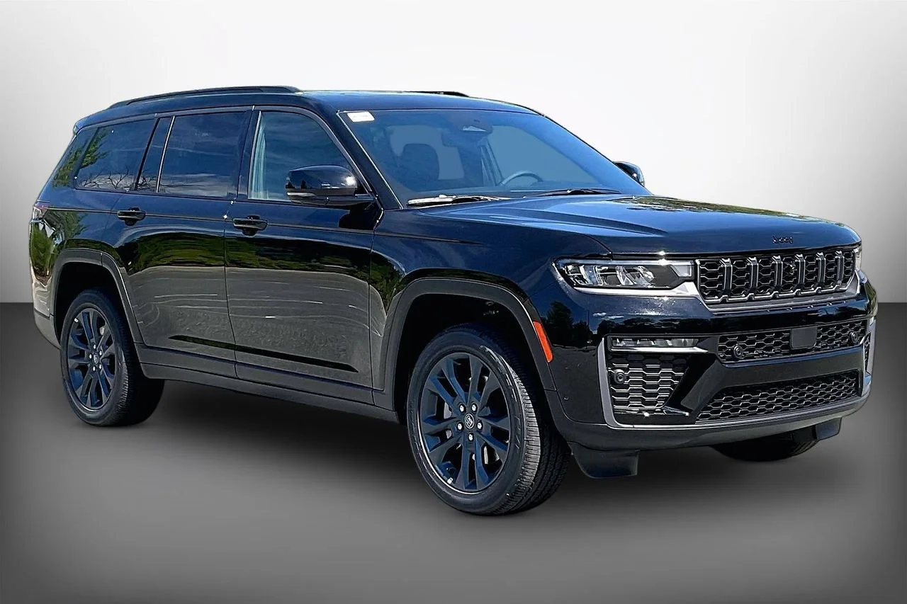 New 2026 Diamond Black Crystal Pearlcoat Jeep 85TH ANNIVERSARY EDITION image 2