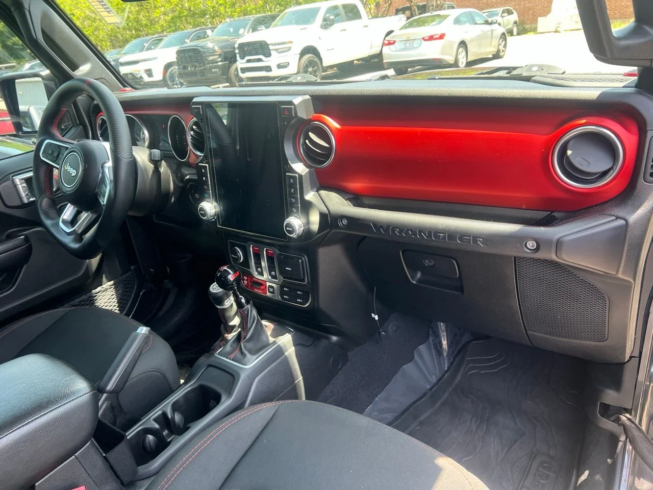 Used 2019 Gray Jeep Rubicon image 18