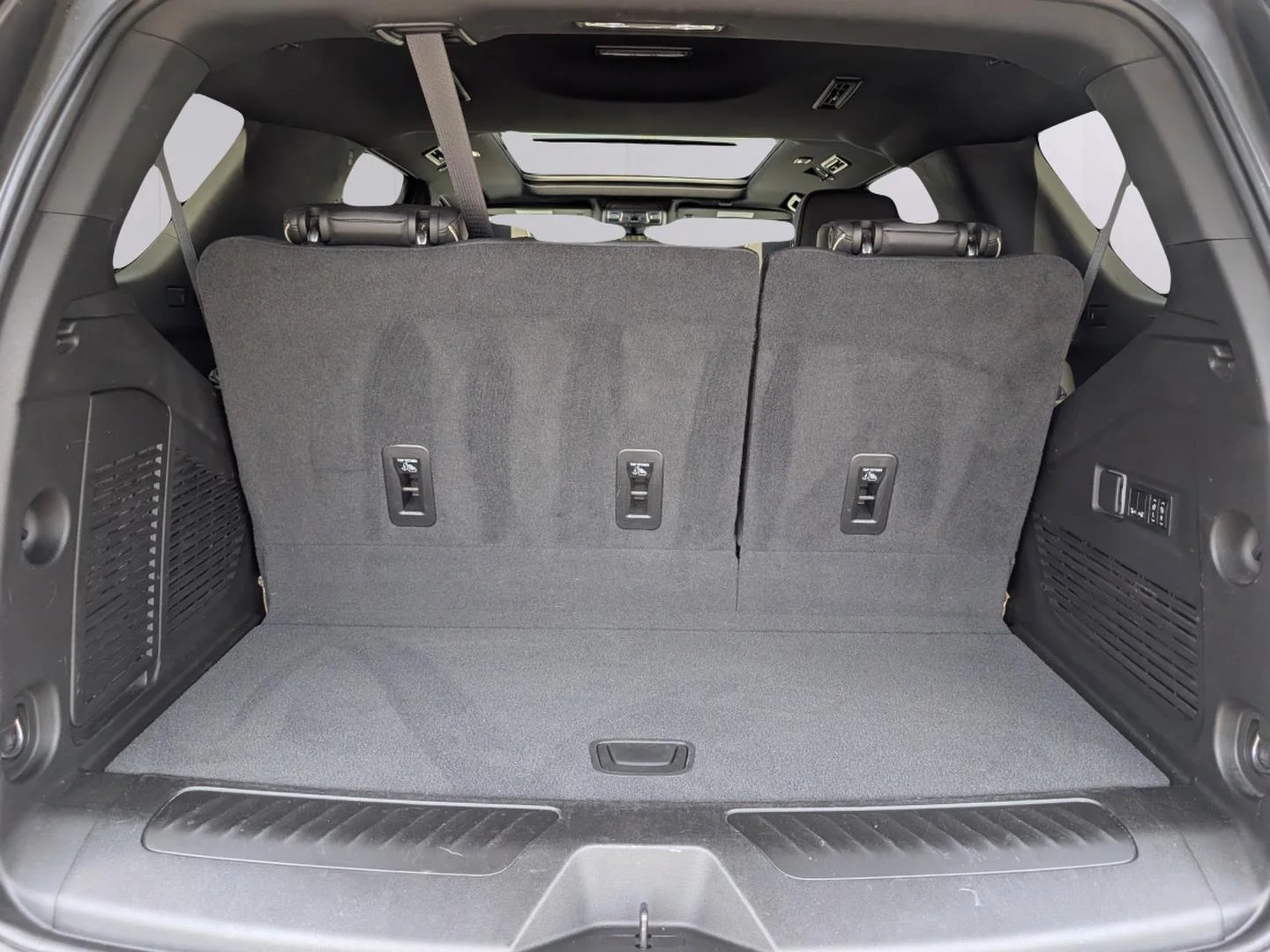 Used 2022 Summit White GMC SLT image 36