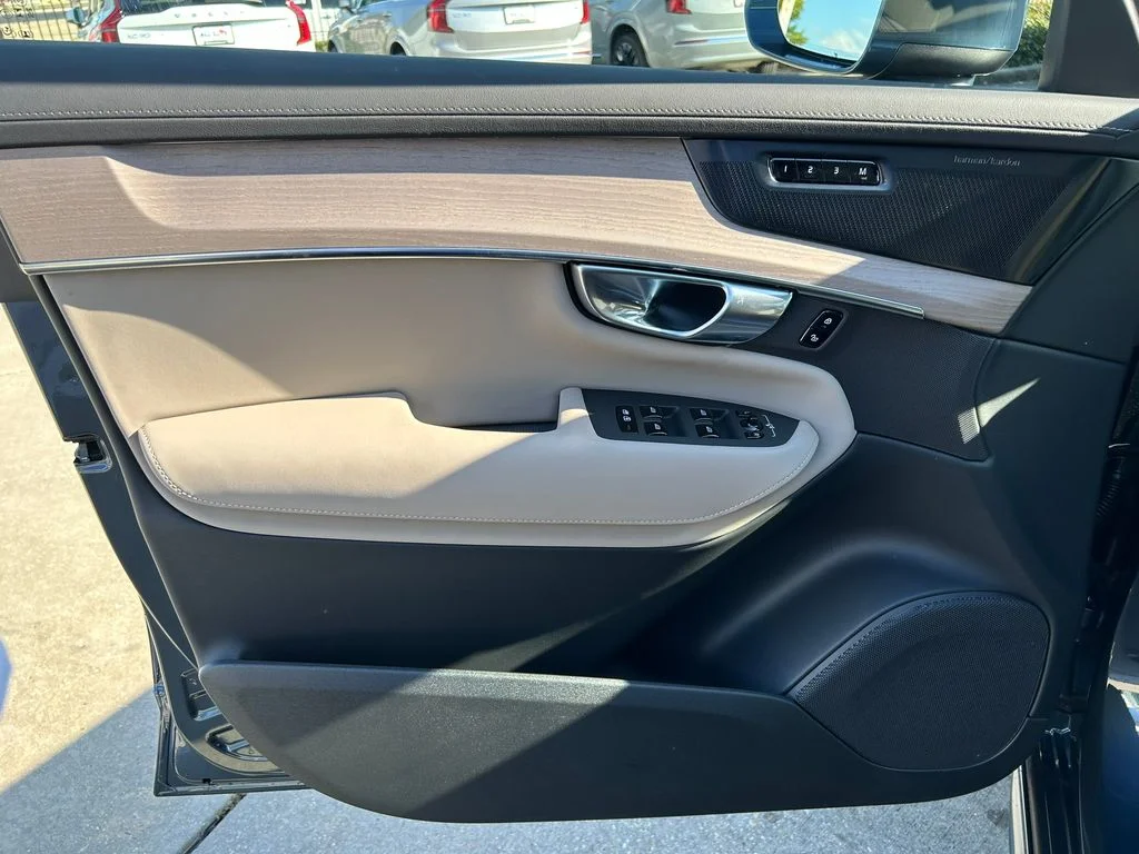 2026 Volvo XC90 Plus - Photo 11