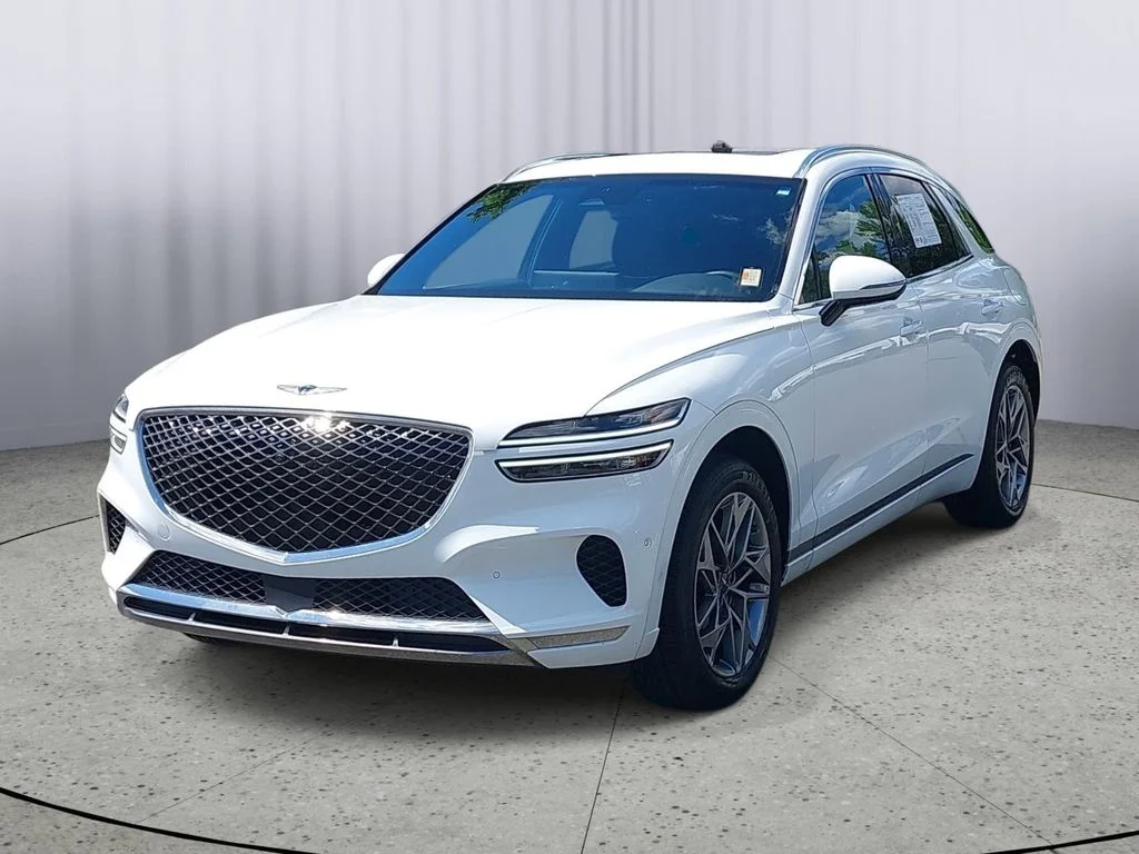 Used 2022 White Genesis 2.5T image 7