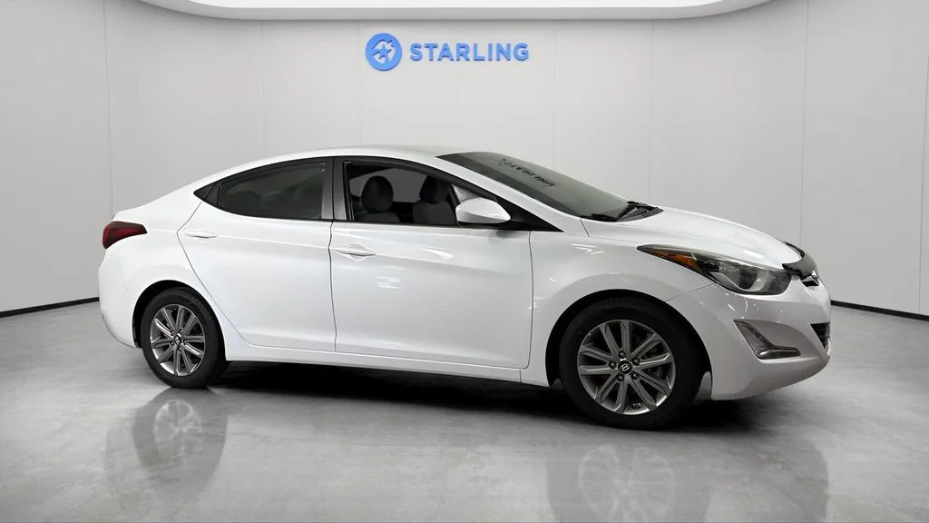 Used 2016 White Hyundai SE image 12