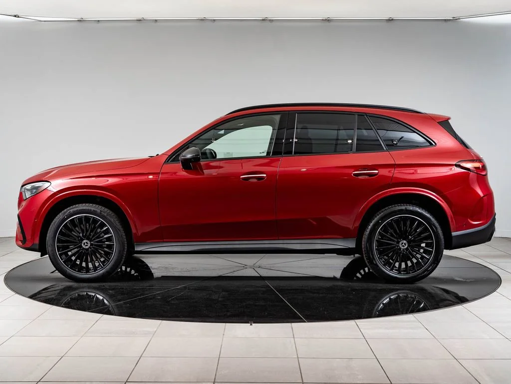New 2026 Manufaktur Patagonia Red Mercedes-Benz GLC 300 image 5