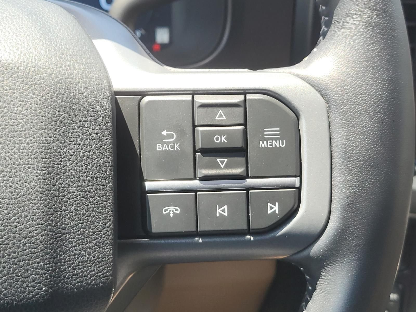 Used 2024 Oxford White Ford Lariat image 32