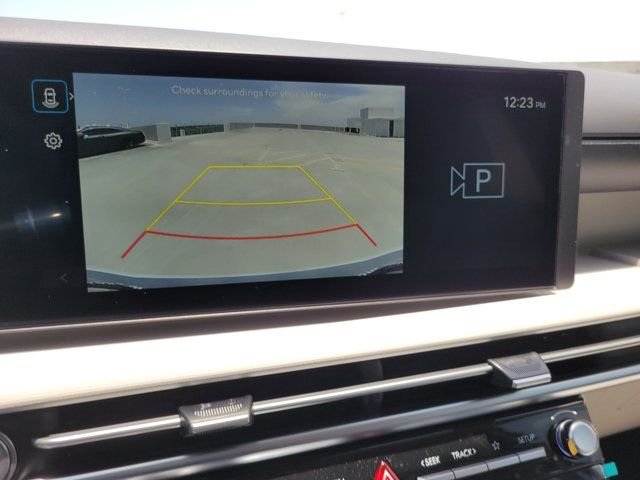 New 2026 White Hyundai SEL Plus FWD image 15
