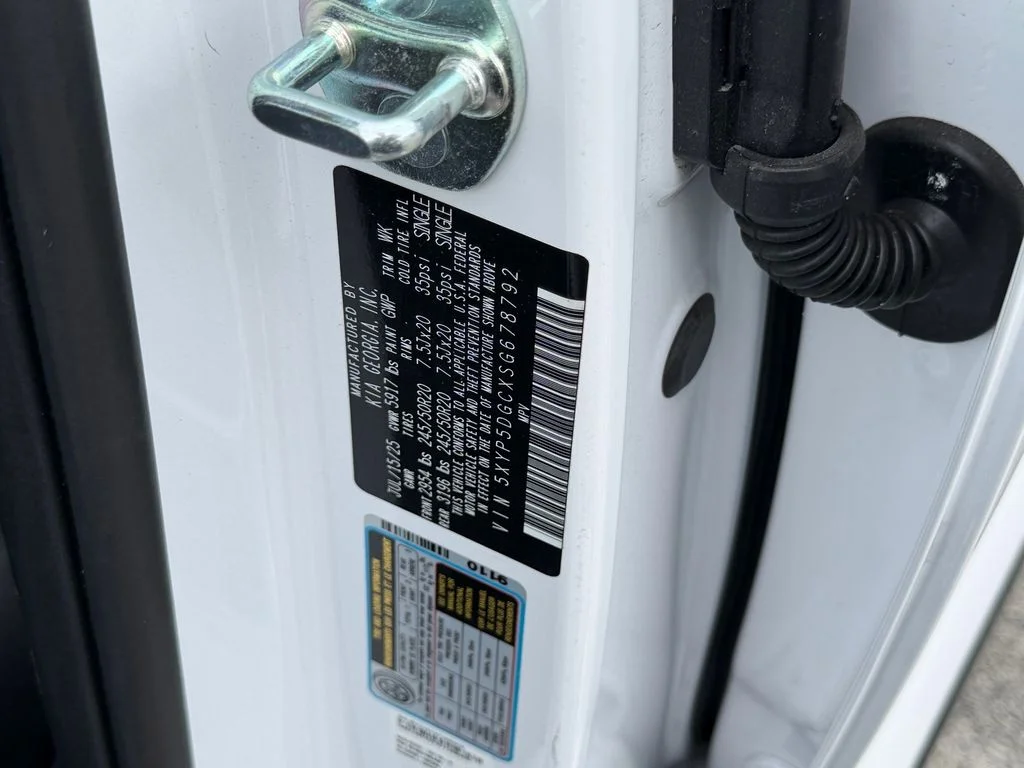 Used 2025 White Kia SX-Prestige X-Line image 18