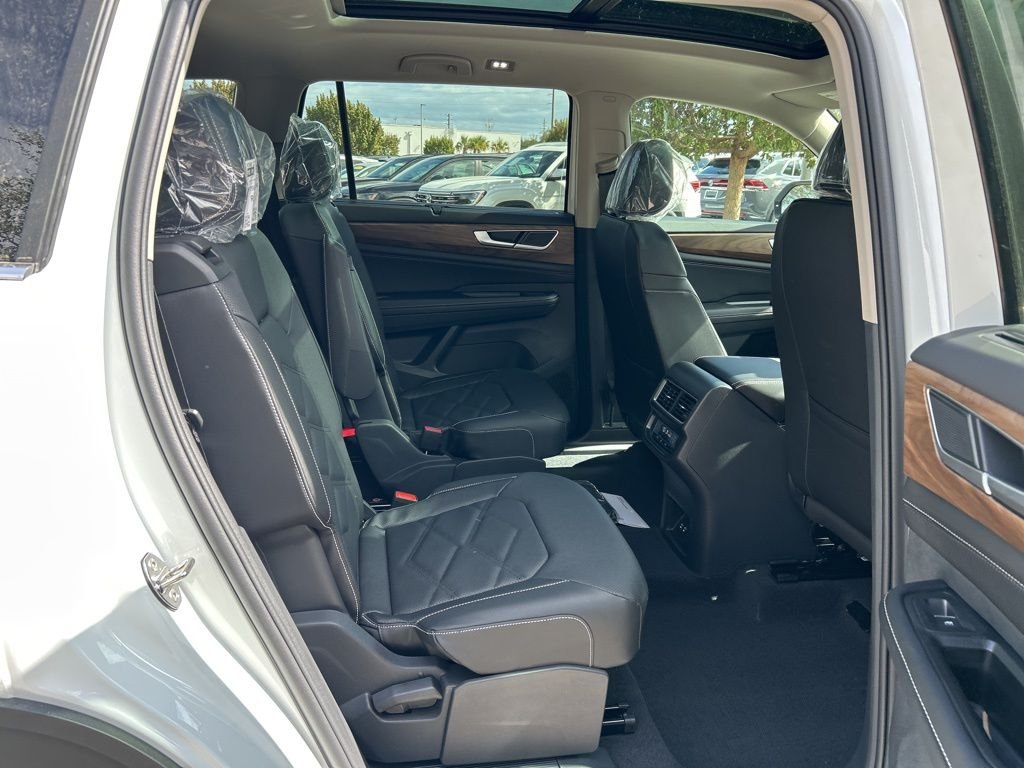 New 2026 White/off-white Volkswagen SE w/Technology image 46