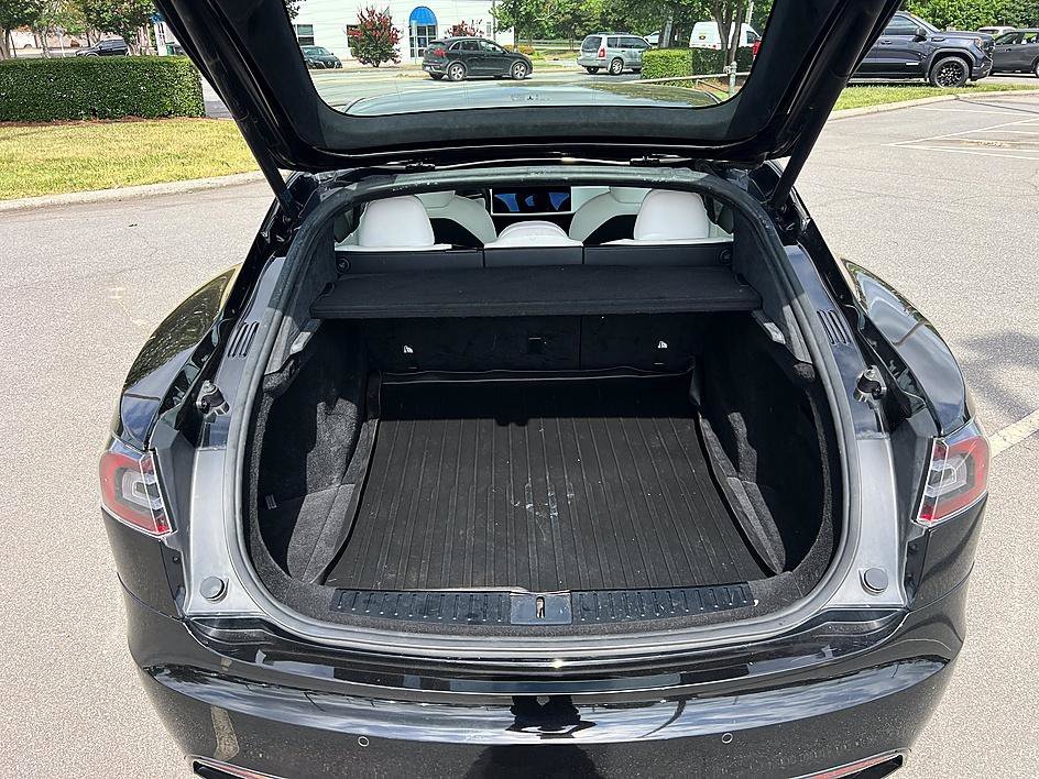 Used 2021 Solid Black Tesla Long Range image 15