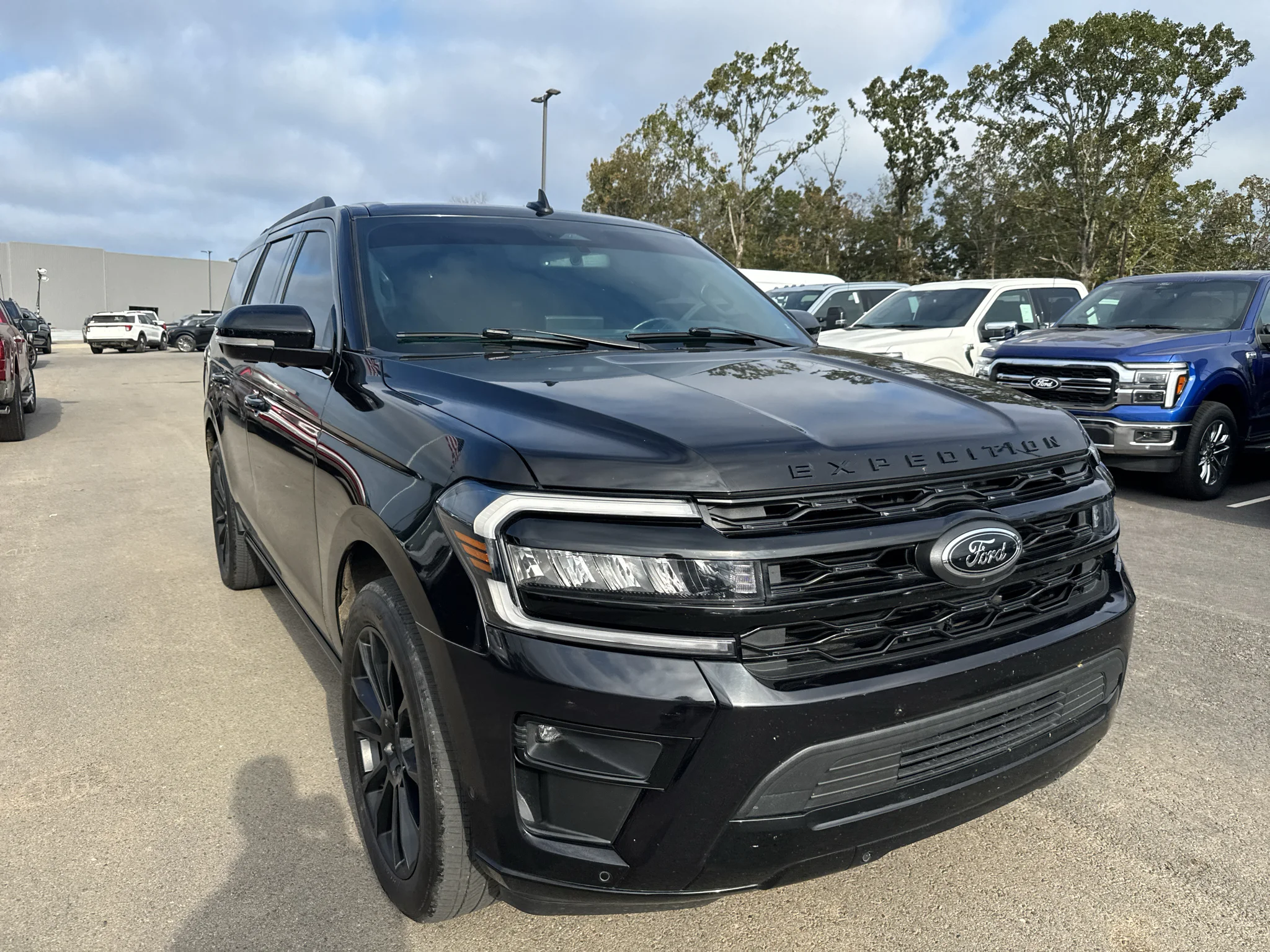 Used 2022 Agate Black Metallic Ford Limited image 3