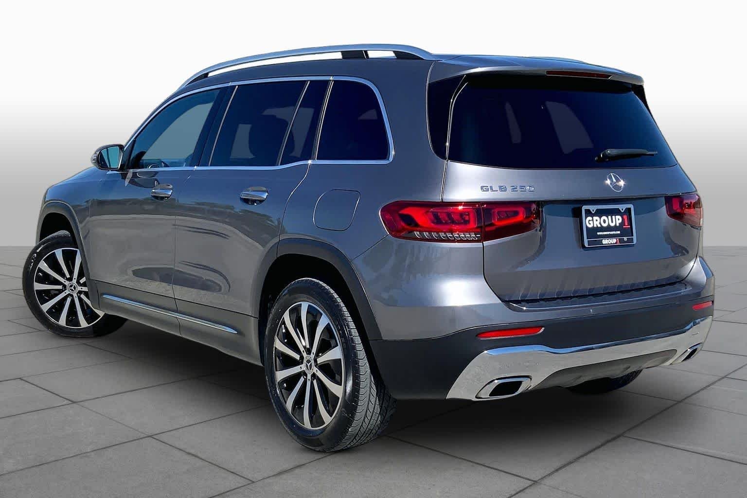 Used 2023 Mountain Grey Metallic Mercedes-Benz GLB 250 image 12