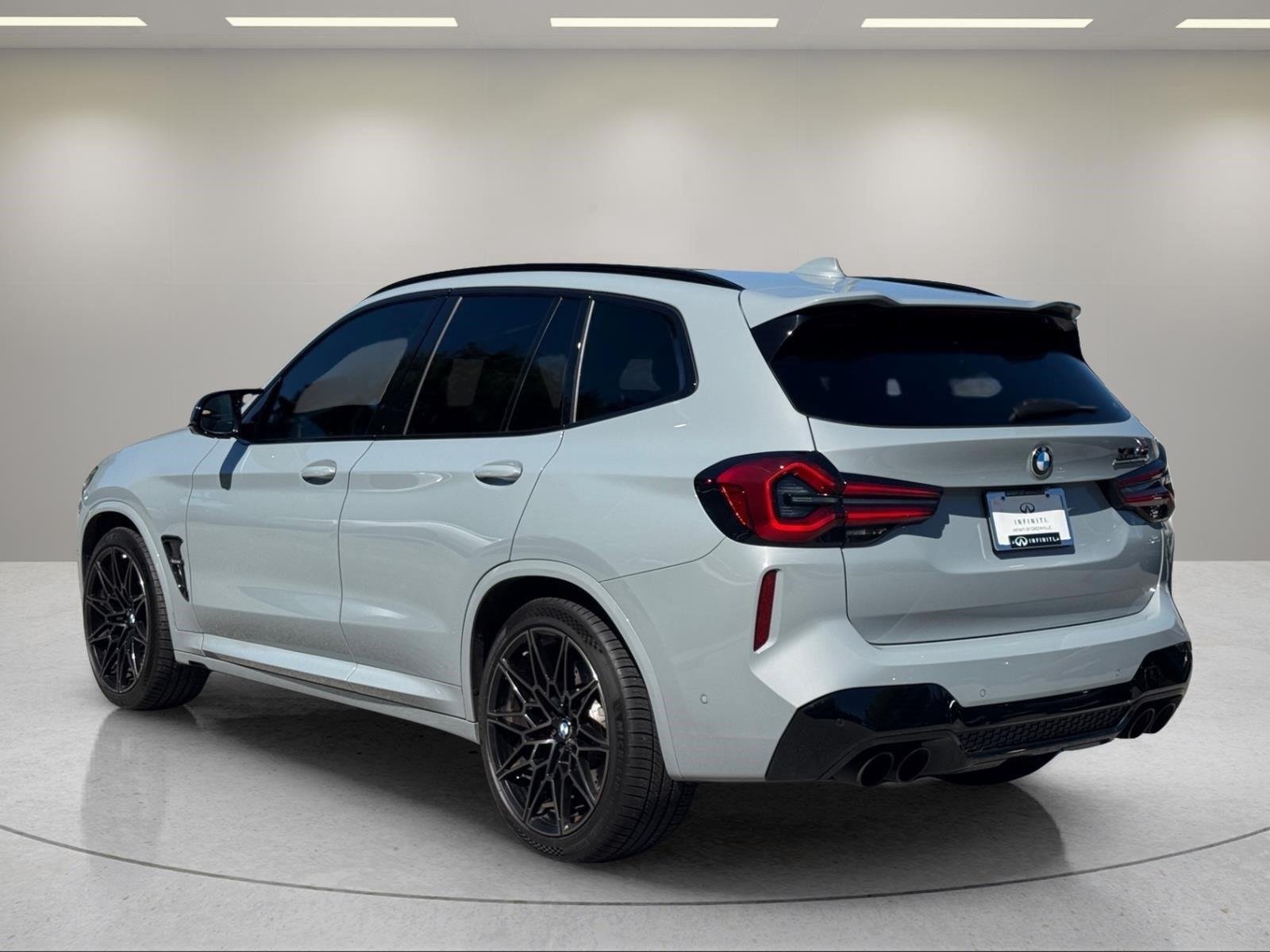 Used 2024 Brooklyn Grey Metallic BMW  image 2